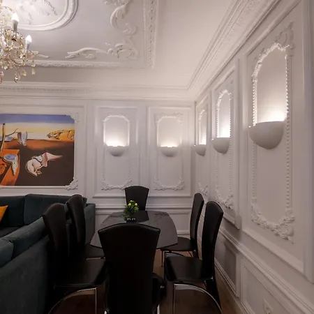 Luxury * Sarandë